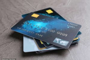 Cartes de crédit sans frais annuels : avantages et points d’attention
